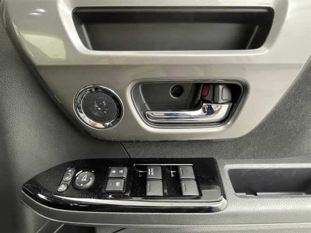ホンダ Ｎ ＢＯＸ カスタム L ターボ スタイル+ブラック 熊本県 2022(令4)年 1.6万km クリスタルブラックパール 純正ナビ（ＣＤ・ＤＶＤ・フルセグ・ＢＴ・ＳＤ・ＵＳＢ）/バックカメラ　/社外前後ドライブレコーダー　/ビルトインＥＴＣ　/両側パワースライドドア　/後ろのみコーナーセンサー　/前席シートヒーター/ホンダセンシング/・衝突軽減ブレーキ/・レーンキープアシスト/・先行車発進お知らせ機能/・路外逸脱制御機能/・標識認識機能/・レーダークルーズコントロール/横滑り防止/パドルシフト/ハーフレザーシート/純正フロアマット/純正１５インチAW/オートライト/LEDヘッドライト/フォグライト/スマートキー/プッシュスタート/スペアキー1本/保証書/取扱説明書