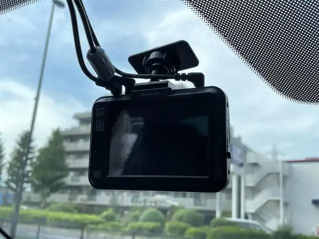 マツダ マツダ３セダン 20S Lパッケージ 東京都 2020(令2)年 2.1万km ディープクリスタルブルーマイカ 純正SDナビ/(AM/FM/CD/DVD/フルセグTV/Bluetooth)/360度セーフティパッケージ/レーダークルーズコントロール/クルージングトラフィックサポート/スマートブレーキサポート/交通標識認識システム/ドライブレコーダー前後/(XLDR-L2)/車線逸脱警報システム/ブラインドスッポトモニター/パーキングセンサー前後/ヘッドアップディスプレイ/純正フロアマット/パワーシート/前席シートヒーター/ステアリングヒーター/ETC/スペアキー×1/取扱説明書