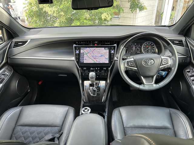 トヨタ ハリアー プレミアム 岡山県 2019(令1)年 2.4万km ブラック ALPINE10インチナビ　EX10Z/フルセグTV、CD、DVD、AM、FM、/Bluetooth、HDMI/バックカメラ/モデリスタエアロ/パワーバックドア/TVキャンセラー/前後ドライブレコーダー　DC-DR652/ハーフレザーシート/レーダークルーズコントロール/トヨタセーフティセンス/・レーントレーシングアシスト/・プリクラッシュセーフティ/・インテリジェントクリアランスソナー/・クリアランスソナー