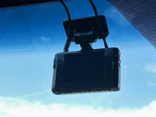 トヨタ ハリアー プレミアム 岡山県 2019(令1)年 2.4万km ブラック ALPINE10インチナビ　EX10Z/フルセグTV、CD、DVD、AM、FM、/Bluetooth、HDMI/バックカメラ/モデリスタエアロ/パワーバックドア/TVキャンセラー/前後ドライブレコーダー　DC-DR652/ハーフレザーシート/レーダークルーズコントロール/トヨタセーフティセンス/・レーントレーシングアシスト/・プリクラッシュセーフティ/・インテリジェントクリアランスソナー/・クリアランスソナー