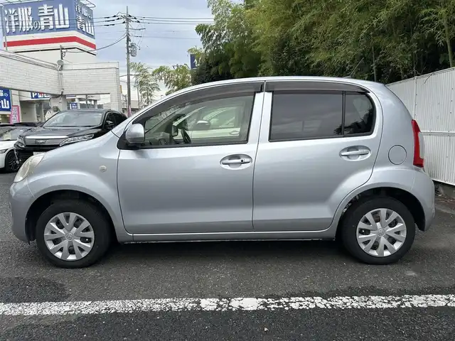トヨタ パッソ X Lパッケージ 茨城県 2015(平27)年 7.5万km ブライトシルバーM 盗難防止システム/アイドリングストップ/純正モニター/Bluetooth/フルセグ/SDナビ/DVD再生可能/純正フロアマット/Wエアバック