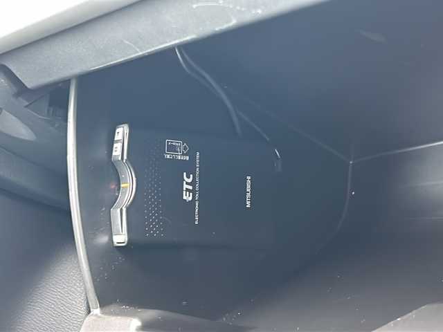 マツダ アクセラ ハイブリッド S 愛知県 2015(平27)年 8万km ソウルレッドプレミアムメタリック 登録時走行距離79864km/純正マツダコネクト7インチメモリナビ/（Bluetooth/フルセグTV/DVD）/バックカメラ/社外コーナーセンサー/DVDプレイヤー/リアビークルモニタ/アイアクティブセンス/スマートシティブレーキ/誤発進抑制機能/オートマチックハイビーム/アダブティブフロントライティングシステム/クルーズコントロール/ヘッドアップディスプレイ/ステアリングスイッチ/マルチインフォメーションディスプレイ/スマートキー/純正フロアマット/取説/保証書