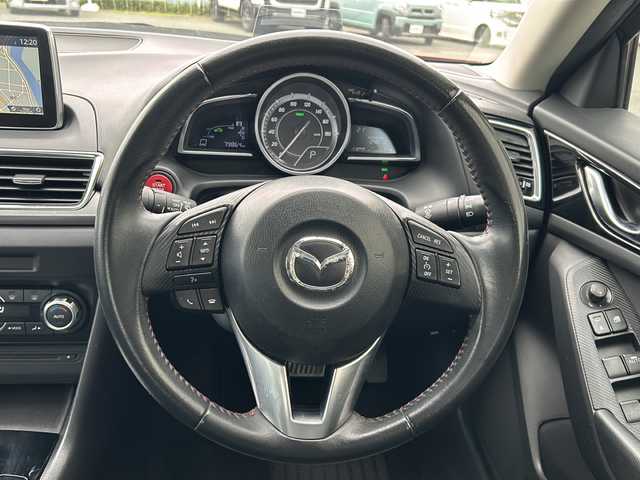 マツダ アクセラ ハイブリッド S 愛知県 2015(平27)年 8万km ソウルレッドプレミアムメタリック 登録時走行距離79864km/純正マツダコネクト7インチメモリナビ/（Bluetooth/フルセグTV/DVD）/バックカメラ/社外コーナーセンサー/DVDプレイヤー/リアビークルモニタ/アイアクティブセンス/スマートシティブレーキ/誤発進抑制機能/オートマチックハイビーム/アダブティブフロントライティングシステム/クルーズコントロール/ヘッドアップディスプレイ/ステアリングスイッチ/マルチインフォメーションディスプレイ/スマートキー/純正フロアマット/取説/保証書