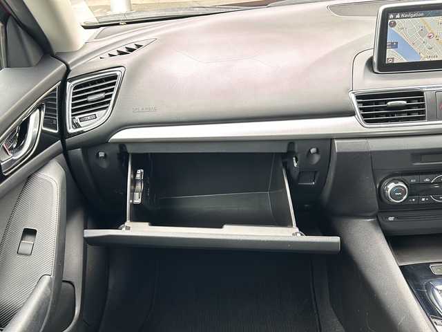 マツダ アクセラ ハイブリッド S 愛知県 2015(平27)年 8万km ソウルレッドプレミアムメタリック 登録時走行距離79864km/純正マツダコネクト7インチメモリナビ/（Bluetooth/フルセグTV/DVD）/バックカメラ/社外コーナーセンサー/DVDプレイヤー/リアビークルモニタ/アイアクティブセンス/スマートシティブレーキ/誤発進抑制機能/オートマチックハイビーム/アダブティブフロントライティングシステム/クルーズコントロール/ヘッドアップディスプレイ/ステアリングスイッチ/マルチインフォメーションディスプレイ/スマートキー/純正フロアマット/取説/保証書