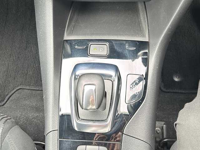 マツダ アクセラ ハイブリッド S 愛知県 2015(平27)年 8万km ソウルレッドプレミアムメタリック 登録時走行距離79864km/純正マツダコネクト7インチメモリナビ/（Bluetooth/フルセグTV/DVD）/バックカメラ/社外コーナーセンサー/DVDプレイヤー/リアビークルモニタ/アイアクティブセンス/スマートシティブレーキ/誤発進抑制機能/オートマチックハイビーム/アダブティブフロントライティングシステム/クルーズコントロール/ヘッドアップディスプレイ/ステアリングスイッチ/マルチインフォメーションディスプレイ/スマートキー/純正フロアマット/取説/保証書