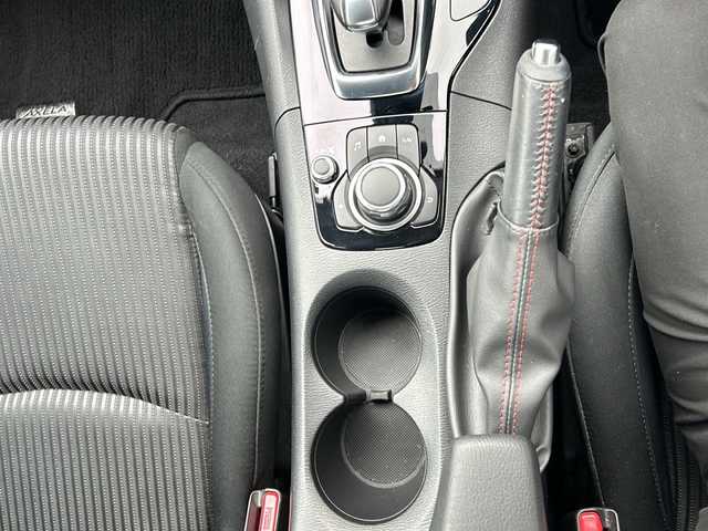 マツダ アクセラ ハイブリッド S 愛知県 2015(平27)年 8万km ソウルレッドプレミアムメタリック 登録時走行距離79864km/純正マツダコネクト7インチメモリナビ/（Bluetooth/フルセグTV/DVD）/バックカメラ/社外コーナーセンサー/DVDプレイヤー/リアビークルモニタ/アイアクティブセンス/スマートシティブレーキ/誤発進抑制機能/オートマチックハイビーム/アダブティブフロントライティングシステム/クルーズコントロール/ヘッドアップディスプレイ/ステアリングスイッチ/マルチインフォメーションディスプレイ/スマートキー/純正フロアマット/取説/保証書