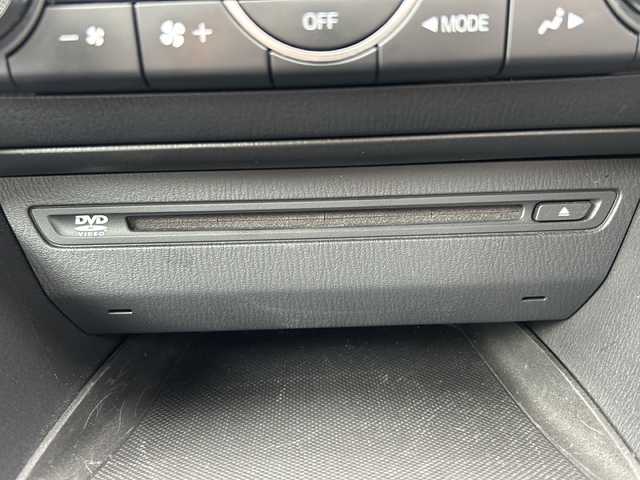 マツダ アクセラ ハイブリッド S 愛知県 2015(平27)年 8万km ソウルレッドプレミアムメタリック 登録時走行距離79864km/純正マツダコネクト7インチメモリナビ/（Bluetooth/フルセグTV/DVD）/バックカメラ/社外コーナーセンサー/DVDプレイヤー/リアビークルモニタ/アイアクティブセンス/スマートシティブレーキ/誤発進抑制機能/オートマチックハイビーム/アダブティブフロントライティングシステム/クルーズコントロール/ヘッドアップディスプレイ/ステアリングスイッチ/マルチインフォメーションディスプレイ/スマートキー/純正フロアマット/取説/保証書