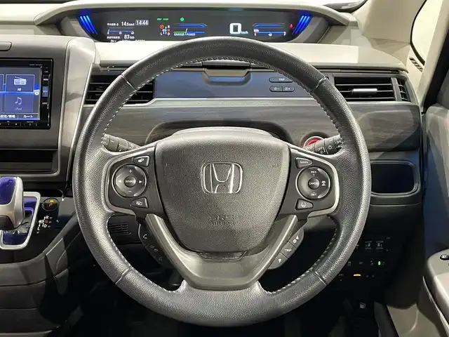 ホンダ フリード ハイブリット EX 愛知県 2017(平29)年 4.5万km プレミアムディープロッソパール 純正ギャザズナビ（VXM-185VFi）/（Bluetooth/FM/AM/フルセグTV/SD)/ホンダセンシング　/　　-衝突軽減ブレーキ　/　　-車線維持支援システム/　　-アダプティブクルーズコントロール/　　-標識認識機能/　　-路線逸脱警報/両側パワースライドドア　/ビルトインＥＴＣ　/シートヒーター　/ＬＥＤヘッドライト　/バックカメラ　/ドライブレコーダー　/後席サンバイザー　/純正フロアマット　/フォグランプ