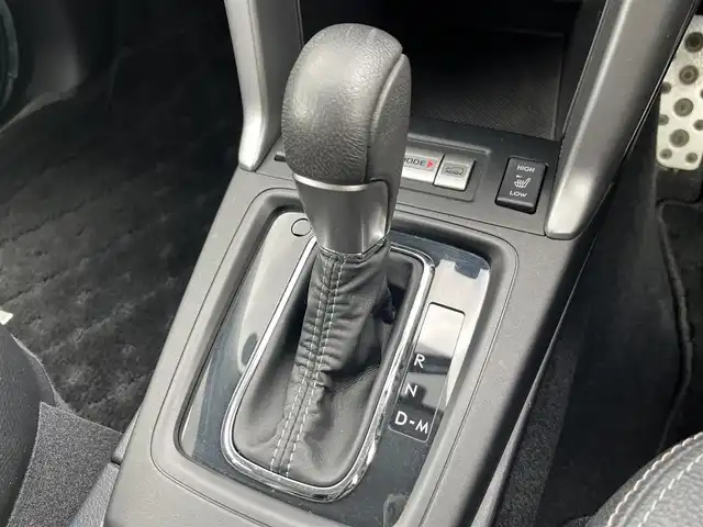 スバル フォレスター 2．0XT 鳥取県 2013(平25)年 3.9万km サテンホワイトパール ４WD・ターボ車/SI-DRIVE/純正ナビ/ワンセグ/DVD/CD/BT/ETC/ハーフレザーシート/前席シートヒーター/クルーズコントロール/キセノンヘットライト/純正18インチアルミホイール/パドルシフト/プッシュエンジンスタート/フロアマット/ドアバイザー/取扱説明書