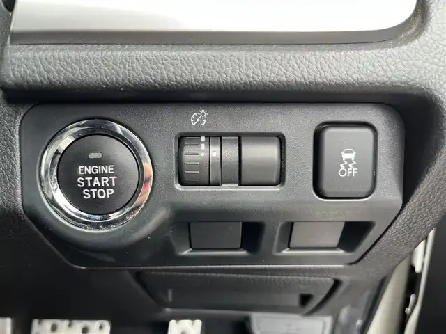 スバル フォレスター 2．0XT 鳥取県 2013(平25)年 3.9万km サテンホワイトパール ４WD・ターボ車/SI-DRIVE/純正ナビ/ワンセグ/DVD/CD/BT/ETC/ハーフレザーシート/前席シートヒーター/クルーズコントロール/キセノンヘットライト/純正18インチアルミホイール/パドルシフト/プッシュエンジンスタート/フロアマット/ドアバイザー/取扱説明書