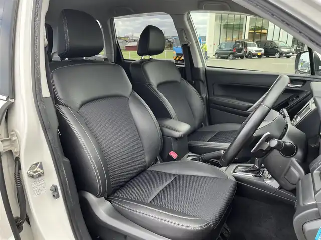 スバル フォレスター 2．0XT 鳥取県 2013(平25)年 3.9万km サテンホワイトパール ４WD・ターボ車/SI-DRIVE/純正ナビ/ワンセグ/DVD/CD/BT/ETC/ハーフレザーシート/前席シートヒーター/クルーズコントロール/キセノンヘットライト/純正18インチアルミホイール/パドルシフト/プッシュエンジンスタート/フロアマット/ドアバイザー/取扱説明書