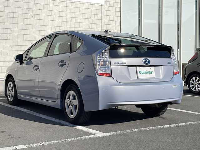 トヨタ プリウス S 静岡県 2009(平21)年 13.4万km シルバー