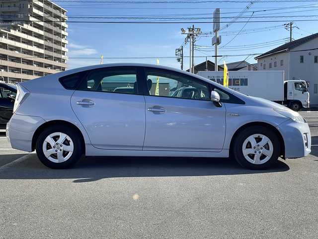 トヨタ プリウス S 静岡県 2009(平21)年 13.4万km シルバー