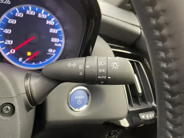 トヨタ クラウン ハイブリッド RS アドバンス 宮城県 2019(平31)年 6.9万km ホワイトパールクリスタルシャイン ムーンルーフ/レザーシート/BSM/ヘッドアップディスプレイ/パノラミックビューモニター/アダプティブクルーズコントロール/クリアランスソナー/アドバンスドパーク/プリクラッシュセーフティ/レーントレーシングアシスト/オートマチックハイビーム/リアクロストラフィックアラート/シートヒーター/ベンチレーション/パワーシート/純正ナビ(BT接続/フルセグTV/CD/DVD)/純正18インチAW/革巻きステアリング/LEDヘッドライト/フォグランプ/トヨタセーフティセンス/前方ドライブレコーダー/ビルトインETC2.0/禁煙車