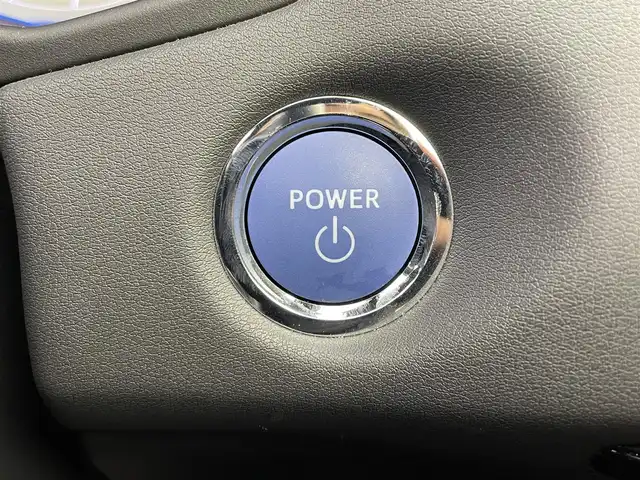 トヨタ クラウン ハイブリッド RS アドバンス 宮城県 2019(平31)年 6.9万km ホワイトパールクリスタルシャイン ムーンルーフ/レザーシート/BSM/ヘッドアップディスプレイ/パノラミックビューモニター/アダプティブクルーズコントロール/クリアランスソナー/アドバンスドパーク/プリクラッシュセーフティ/レーントレーシングアシスト/オートマチックハイビーム/リアクロストラフィックアラート/シートヒーター/ベンチレーション/パワーシート/純正ナビ(BT接続/フルセグTV/CD/DVD)/純正18インチAW/革巻きステアリング/LEDヘッドライト/フォグランプ/トヨタセーフティセンス/前方ドライブレコーダー/ビルトインETC2.0/禁煙車