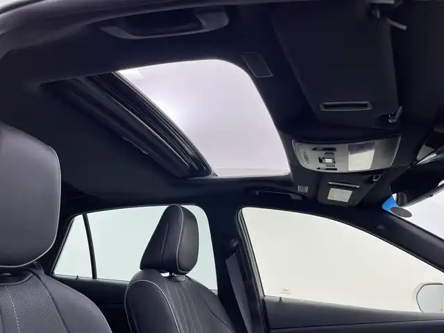 トヨタ クラウン ハイブリッド RS アドバンス 宮城県 2019(平31)年 6.9万km ホワイトパールクリスタルシャイン ムーンルーフ/レザーシート/BSM/ヘッドアップディスプレイ/パノラミックビューモニター/アダプティブクルーズコントロール/クリアランスソナー/アドバンスドパーク/プリクラッシュセーフティ/レーントレーシングアシスト/オートマチックハイビーム/リアクロストラフィックアラート/シートヒーター/ベンチレーション/パワーシート/純正ナビ(BT接続/フルセグTV/CD/DVD)/純正18インチAW/革巻きステアリング/LEDヘッドライト/フォグランプ/トヨタセーフティセンス/前方ドライブレコーダー/ビルトインETC2.0/禁煙車