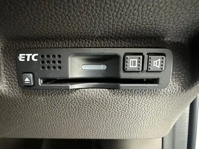 ホンダ フリード G ホンダセンシング 兵庫県 2018(平30)年 3.6万km ホワイトオーキッドパール ・社外ＳＤナビ/・バックカメラ/・前後ドライブレコーダー/・両側パワースライドドア/・ビルドインETC/・ホンダセンシング/・衝突軽減ブレーキ/・レーンキープアシスト/・追従クルーズコントロール/・LEDヘッドライト/・オートライト/・純正フロアマット/・ドアバイザー/・スマートキー/・プッシュスタート/・ウォークスルー