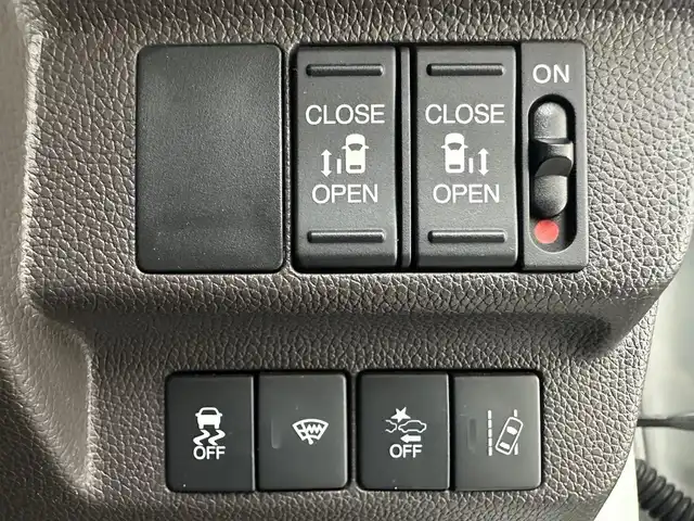 ホンダ フリード G ホンダセンシング 兵庫県 2018(平30)年 3.6万km ホワイトオーキッドパール ・社外ＳＤナビ/・バックカメラ/・前後ドライブレコーダー/・両側パワースライドドア/・ビルドインETC/・ホンダセンシング/・衝突軽減ブレーキ/・レーンキープアシスト/・追従クルーズコントロール/・LEDヘッドライト/・オートライト/・純正フロアマット/・ドアバイザー/・スマートキー/・プッシュスタート/・ウォークスルー