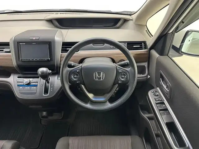 ホンダ フリード G ホンダセンシング 兵庫県 2018(平30)年 3.6万km ホワイトオーキッドパール ・社外ＳＤナビ/・バックカメラ/・前後ドライブレコーダー/・両側パワースライドドア/・ビルドインETC/・ホンダセンシング/・衝突軽減ブレーキ/・レーンキープアシスト/・追従クルーズコントロール/・LEDヘッドライト/・オートライト/・純正フロアマット/・ドアバイザー/・スマートキー/・プッシュスタート/・ウォークスルー