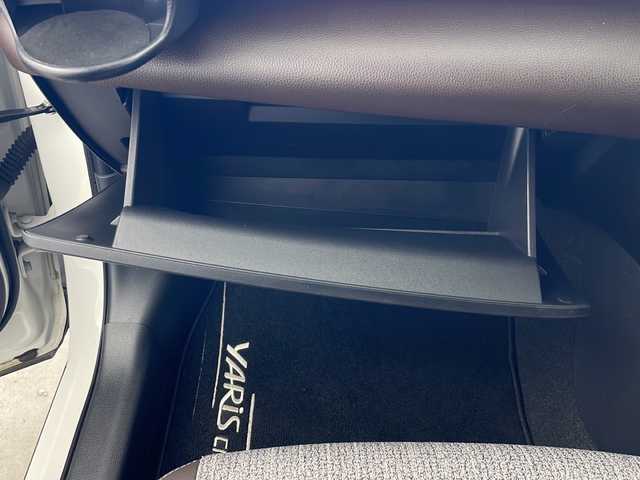 トヨタ ヤリスクロス ハイブリッド Z 秋田県 2021(令3)年 2.4万km ブラックマイカ/ホワイトパールクリスタルシャイン 2トーン 4WD/全方位カメラ/純正ディスプレイオーディオ/フルセグTV/Bluetooth/AM/FM/衝突被害軽減ブレーキ/レーダークルーズコントロール/ブラインドスポットモニター/ヘッドアップディスプレイ/レーンキープアシスト/横滑り防止装置/プリクラッシュセーフティ/前後クリアランスソナー/先行者発進告知/後退速度抑制/アドバンストパーク/寒冷地仕様/ワイパーデアイサー/ステアリングヒーター/前席シートヒーター/D席パワーシート/電動リアゲート/LEDヘッドライト/フォグランプ/オートマチックハイビーム/AC100V/ビルトインETC/前後ドライブレコーダー/電動パーキング/ハーフレザーシート/純正アルミホイール/純正フロアマット/純正ドアバイザー/スペアキー