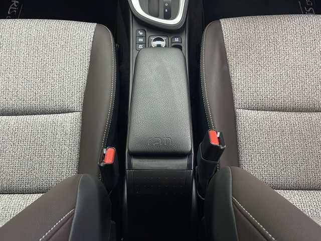 トヨタ ヤリスクロス ハイブリッド Z 秋田県 2021(令3)年 2.4万km ブラックマイカ/ホワイトパールクリスタルシャイン 2トーン 4WD/全方位カメラ/純正ディスプレイオーディオ/フルセグTV/Bluetooth/AM/FM/衝突被害軽減ブレーキ/レーダークルーズコントロール/ブラインドスポットモニター/ヘッドアップディスプレイ/レーンキープアシスト/横滑り防止装置/プリクラッシュセーフティ/前後クリアランスソナー/先行者発進告知/後退速度抑制/アドバンストパーク/寒冷地仕様/ワイパーデアイサー/ステアリングヒーター/前席シートヒーター/D席パワーシート/電動リアゲート/LEDヘッドライト/フォグランプ/オートマチックハイビーム/AC100V/ビルトインETC/前後ドライブレコーダー/電動パーキング/ハーフレザーシート/純正アルミホイール/純正フロアマット/純正ドアバイザー/スペアキー