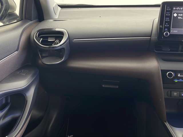 トヨタ ヤリスクロス ハイブリッド Z 秋田県 2021(令3)年 2.4万km ブラックマイカ/ホワイトパールクリスタルシャイン 2トーン 4WD/全方位カメラ/純正ディスプレイオーディオ/フルセグTV/Bluetooth/AM/FM/衝突被害軽減ブレーキ/レーダークルーズコントロール/ブラインドスポットモニター/ヘッドアップディスプレイ/レーンキープアシスト/横滑り防止装置/プリクラッシュセーフティ/前後クリアランスソナー/先行者発進告知/後退速度抑制/アドバンストパーク/寒冷地仕様/ワイパーデアイサー/ステアリングヒーター/前席シートヒーター/D席パワーシート/電動リアゲート/LEDヘッドライト/フォグランプ/オートマチックハイビーム/AC100V/ビルトインETC/前後ドライブレコーダー/電動パーキング/ハーフレザーシート/純正アルミホイール/純正フロアマット/純正ドアバイザー/スペアキー