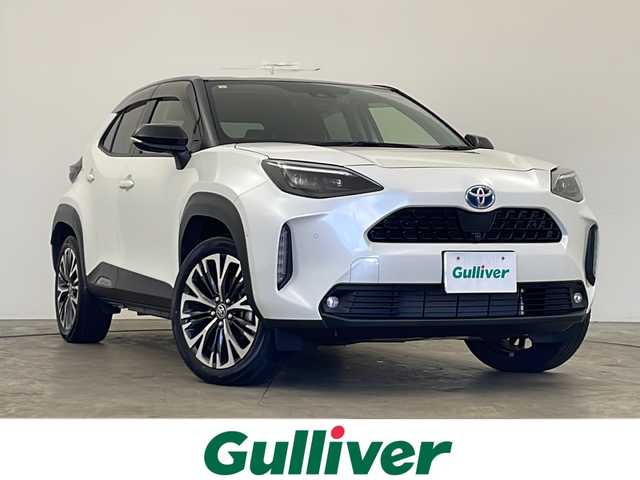 トヨタ ヤリスクロス ハイブリッド Z 秋田県 2021(令3)年 2.4万km ブラックマイカ/ホワイトパールクリスタルシャイン 2トーン 4WD/全方位カメラ/純正ディスプレイオーディオ/フルセグTV/Bluetooth/AM/FM/衝突被害軽減ブレーキ/レーダークルーズコントロール/ブラインドスポットモニター/ヘッドアップディスプレイ/レーンキープアシスト/横滑り防止装置/プリクラッシュセーフティ/前後クリアランスソナー/先行者発進告知/後退速度抑制/アドバンストパーク/寒冷地仕様/ワイパーデアイサー/ステアリングヒーター/前席シートヒーター/D席パワーシート/電動リアゲート/LEDヘッドライト/フォグランプ/オートマチックハイビーム/AC100V/ビルトインETC/前後ドライブレコーダー/電動パーキング/ハーフレザーシート/純正アルミホイール/純正フロアマット/純正ドアバイザー/スペアキー