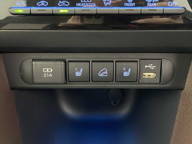 トヨタ ヤリスクロス ハイブリッド Z 秋田県 2021(令3)年 2.4万km ブラックマイカ/ホワイトパールクリスタルシャイン 2トーン 4WD/全方位カメラ/純正ディスプレイオーディオ/フルセグTV/Bluetooth/AM/FM/衝突被害軽減ブレーキ/レーダークルーズコントロール/ブラインドスポットモニター/ヘッドアップディスプレイ/レーンキープアシスト/横滑り防止装置/プリクラッシュセーフティ/前後クリアランスソナー/先行者発進告知/後退速度抑制/アドバンストパーク/寒冷地仕様/ワイパーデアイサー/ステアリングヒーター/前席シートヒーター/D席パワーシート/電動リアゲート/LEDヘッドライト/フォグランプ/オートマチックハイビーム/AC100V/ビルトインETC/前後ドライブレコーダー/電動パーキング/ハーフレザーシート/純正アルミホイール/純正フロアマット/純正ドアバイザー/スペアキー