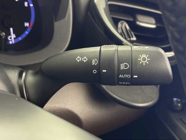 トヨタ ヤリスクロス ハイブリッド Z 秋田県 2021(令3)年 2.4万km ブラックマイカ/ホワイトパールクリスタルシャイン 2トーン 4WD/全方位カメラ/純正ディスプレイオーディオ/フルセグTV/Bluetooth/AM/FM/衝突被害軽減ブレーキ/レーダークルーズコントロール/ブラインドスポットモニター/ヘッドアップディスプレイ/レーンキープアシスト/横滑り防止装置/プリクラッシュセーフティ/前後クリアランスソナー/先行者発進告知/後退速度抑制/アドバンストパーク/寒冷地仕様/ワイパーデアイサー/ステアリングヒーター/前席シートヒーター/D席パワーシート/電動リアゲート/LEDヘッドライト/フォグランプ/オートマチックハイビーム/AC100V/ビルトインETC/前後ドライブレコーダー/電動パーキング/ハーフレザーシート/純正アルミホイール/純正フロアマット/純正ドアバイザー/スペアキー