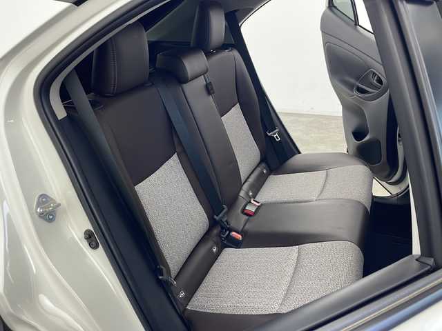 トヨタ ヤリスクロス ハイブリッド Z 秋田県 2021(令3)年 2.4万km ブラックマイカ/ホワイトパールクリスタルシャイン 2トーン 4WD/全方位カメラ/純正ディスプレイオーディオ/フルセグTV/Bluetooth/AM/FM/衝突被害軽減ブレーキ/レーダークルーズコントロール/ブラインドスポットモニター/ヘッドアップディスプレイ/レーンキープアシスト/横滑り防止装置/プリクラッシュセーフティ/前後クリアランスソナー/先行者発進告知/後退速度抑制/アドバンストパーク/寒冷地仕様/ワイパーデアイサー/ステアリングヒーター/前席シートヒーター/D席パワーシート/電動リアゲート/LEDヘッドライト/フォグランプ/オートマチックハイビーム/AC100V/ビルトインETC/前後ドライブレコーダー/電動パーキング/ハーフレザーシート/純正アルミホイール/純正フロアマット/純正ドアバイザー/スペアキー