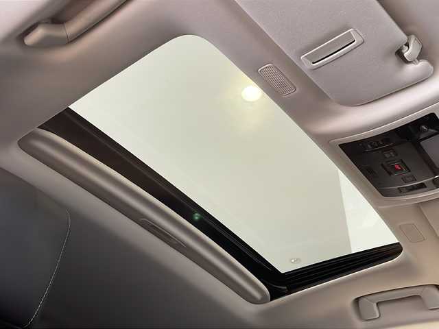 レクサス ＥＳ 300h バージョンL 福井県 2019(平31)年 6.5万km アイスエクリュマイカメタリック マークレビンソンサウンドシステム/ムーンルーフ(チルト&スライド式)/純正12.3インチナビ/パノラミックビューモニター/セーフティシステム/・プリクラッシュセーフティ/・パーキングサポートブレーキ/・レーダークルーズコントロール/・レーントレーシングアシスト/・アダプティブハイビームシステム/・ロードサインアシスト/・先行車発進告知機能/ITS Connect/ハンズフリーパワートランクリッド/デジタルアウターミラー/デジタルインナーミラー/カラーヘッドアップディスプレイ/ブラックレザーシート/前席パワーシート/後席電動リクライニング機能/全席シートヒーター/エアシート/ステアリングヒーター/おくだけ充電/ETC2.0/ドライブレコーダー/オートライト/三眼フルLEDヘッドランプ/純正18インチアルミホイール/アンビエントイルミネーション/電動サンシェード/純正フロアマット/プッシュスタート/スマートキー