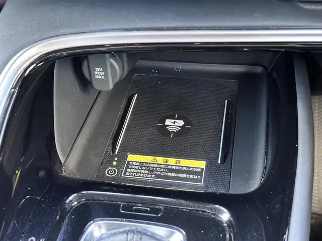 ホンダ ヴェゼル ハイブリッド e:HEV Z 宮城県 2021(令3)年 5.6万km プレミアムサンライトホワイトパール マルチビューカメラシステム＋プレミアムオーディオ/Honda CONNECTディスプレー/・Bluetooth/・AppleCarPlay/AndroidAuto/・フルセグTV/＋ETC2.0車載器/＋ワイヤレス充電器/後退出庫サポート/＝＝＝/ホンダセンシング/・衝突軽減ブレーキ/・誤発進抑制機能/・後方誤発進抑制機能/・近距離衝突軽減ブレーキ/・歩行者事故低減ステアリング/・路外逸脱抑制機能/・渋滞追従機能付アダプティブクルーズコントロール/・車線維持支援システム/・先行車発進お知らせ機能/・標識認識機能/・オートハイビーム/・パーキングセンサーシステム/ブラインドスポットインフォメーション/ドライブレコーダー/ハンズフリーパワーバックドア/ハーフレザーシート/シートヒーター/ステアリングヒーター/革巻きステアリング/ステアリングスイッチ/パドルシフト/LEDヘッドランプ/LEDアクティブコーナリングライト/シーケンシャルターンランプ/オートライト/電動パーキングブレーキ/ブレーキホールド/スマートキー＆プッシュスタート/純正18インチAW