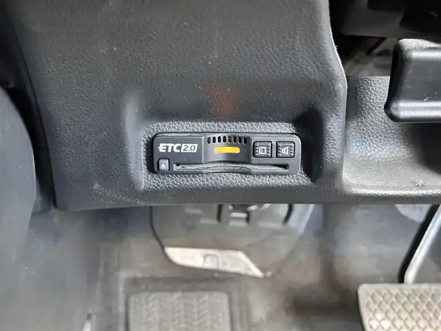 ホンダ ヴェゼル ハイブリッド e:HEV Z 宮城県 2021(令3)年 5.6万km プレミアムサンライトホワイトパール マルチビューカメラシステム＋プレミアムオーディオ/Honda CONNECTディスプレー/・Bluetooth/・AppleCarPlay/AndroidAuto/・フルセグTV/＋ETC2.0車載器/＋ワイヤレス充電器/後退出庫サポート/＝＝＝/ホンダセンシング/・衝突軽減ブレーキ/・誤発進抑制機能/・後方誤発進抑制機能/・近距離衝突軽減ブレーキ/・歩行者事故低減ステアリング/・路外逸脱抑制機能/・渋滞追従機能付アダプティブクルーズコントロール/・車線維持支援システム/・先行車発進お知らせ機能/・標識認識機能/・オートハイビーム/・パーキングセンサーシステム/ブラインドスポットインフォメーション/ドライブレコーダー/ハンズフリーパワーバックドア/ハーフレザーシート/シートヒーター/ステアリングヒーター/革巻きステアリング/ステアリングスイッチ/パドルシフト/LEDヘッドランプ/LEDアクティブコーナリングライト/シーケンシャルターンランプ/オートライト/電動パーキングブレーキ/ブレーキホールド/スマートキー＆プッシュスタート/純正18インチAW