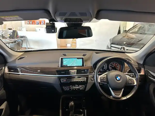 ＢＭＷ Ｘ１ xDrive 18d xライン 道央・札幌 2019(令1)年 2.8万km サファイアブラックP メタリックペイント/アドバンストアクティブセーフティパッケージ/　・ACC/　・ヘッドアップディスプレイ/ハイラインパッケージ/　・ダコタレザーシート/　・前席パワーシート/純正HDDナビ/USB/Bluetooth/バックカメラ/PDC/パーキングアシスト/シートヒーター/純正ドラレコ