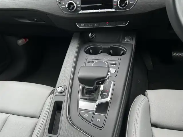 アウディ Ａ５ SB 2．0 TFSI スポーツ 茨城県 2017(平29)年 3.3万km マンハッタングレーメタリック Bカメラ/ACC/衝突軽減システム/LKA/グレーレザーシート/シートヒーター/ETC/BANG＆OLUFSENサウンド/パドルシフト/電動リアゲート/純正ナビ/フルセグTV/純正18インチAW/マトリクスLED/ラグジュアリーパッケージ