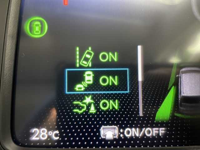 ホンダ フリード クロスター 愛知県 2025(令7)年 0.1万km未満 クリスタルブラックパール 登録済未使用車/純正ディスプレイオーディオ（ナビあり）/両側パワースライドドア/レーダークルーズコントロール/シートヒーター/フルセグ/Bluetooth/バックカメラ/コーナーセンサー/純正アルミホイール/ルーフレール/ブラインドスポットモニター/LEDヘッドライト/オートマチックハイビーム/ステアリングスイッチ/スマートキー/プッシュスタート