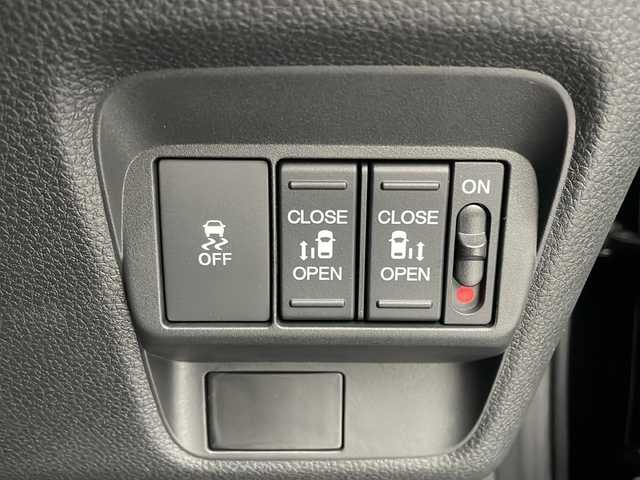 ホンダ フリード クロスター 愛知県 2025(令7)年 0.1万km未満 クリスタルブラックパール 登録済未使用車/純正ディスプレイオーディオ（ナビあり）/両側パワースライドドア/レーダークルーズコントロール/シートヒーター/フルセグ/Bluetooth/バックカメラ/コーナーセンサー/純正アルミホイール/ルーフレール/ブラインドスポットモニター/LEDヘッドライト/オートマチックハイビーム/ステアリングスイッチ/スマートキー/プッシュスタート