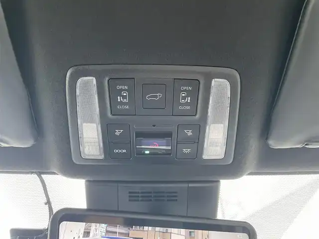 トヨタ ヴォクシー S－Z 三重県 2022(令4)年 0.6万km アティチュードブラックマイカ 登録時6063km/禁煙車/フルモデリスタエアロ/純正ホイールあり(溝6mm)/純正10.5インチナビ(AM/FM/CD/DVD/AppleCarPlay/AndroidAuto/フルセグ/HDMI/Bluetooth)/BSM/全方位カメラ/ハーフレザーシート/前席シートヒーター/ドラレコ/ETC2.0/アドバンストパーク/オートホールドブレーキ/レーダークルーズコントロール/デジタルインナーミラー/電動リアゲート/両側パワースライドドア/電動パーキング/プッシュスタート/スマートキー×2