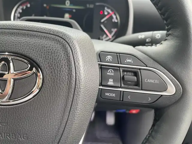 トヨタ ヴォクシー S－Z 三重県 2022(令4)年 0.6万km アティチュードブラックマイカ 登録時6063km/禁煙車/フルモデリスタエアロ/純正ホイールあり(溝6mm)/純正10.5インチナビ(AM/FM/CD/DVD/AppleCarPlay/AndroidAuto/フルセグ/HDMI/Bluetooth)/BSM/全方位カメラ/ハーフレザーシート/前席シートヒーター/ドラレコ/ETC2.0/アドバンストパーク/オートホールドブレーキ/レーダークルーズコントロール/デジタルインナーミラー/電動リアゲート/両側パワースライドドア/電動パーキング/プッシュスタート/スマートキー×2