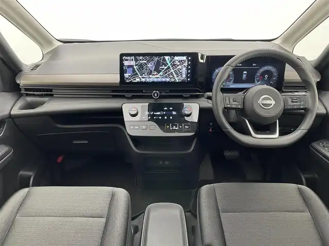 日産 セレナ e－パワー ハイウェイスター V 愛知県 2023(令5)年 4.4万km プリズムホワイト 純正１２．３型ディスプレイナビ　フルセグＴＶ　HDMI端子　カープレイ対応　ＨＤＭＩ　全方位カメラ　プロパイロット　デジタルインナーミラー　衝突軽減　追従クルコン　ハンドル支援　内蔵型前後ドラレコ　エマージェンシーブレーキ　ワイヤレス充電　ＥＴＣ２．０　LEDオートライト　禁煙車