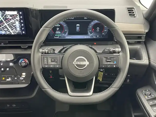 日産 セレナ e－パワー ハイウェイスター V 愛知県 2023(令5)年 4.4万km プリズムホワイト 純正１２．３型ディスプレイナビ　フルセグＴＶ　HDMI端子　カープレイ対応　ＨＤＭＩ　全方位カメラ　プロパイロット　デジタルインナーミラー　衝突軽減　追従クルコン　ハンドル支援　内蔵型前後ドラレコ　エマージェンシーブレーキ　ワイヤレス充電　ＥＴＣ２．０　LEDオートライト　禁煙車