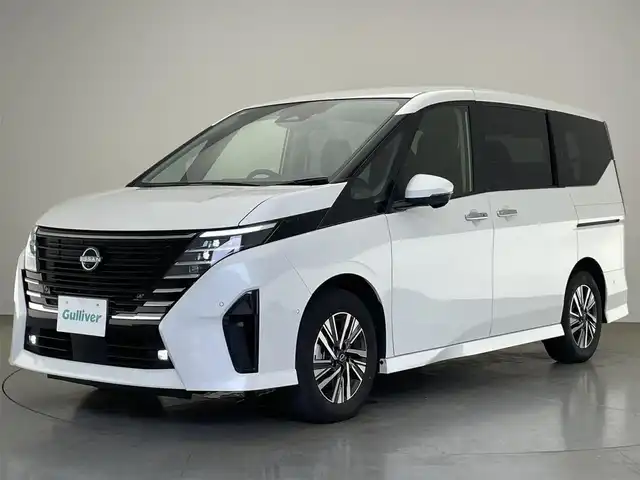 日産 セレナ e－パワー ハイウェイスター V 愛知県 2023(令5)年 4.4万km プリズムホワイト 純正１２．３型ディスプレイナビ　フルセグＴＶ　HDMI端子　カープレイ対応　ＨＤＭＩ　全方位カメラ　プロパイロット　デジタルインナーミラー　衝突軽減　追従クルコン　ハンドル支援　内蔵型前後ドラレコ　エマージェンシーブレーキ　ワイヤレス充電　ＥＴＣ２．０　LEDオートライト　禁煙車