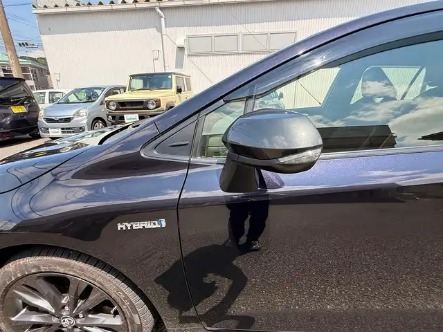 トヨタ カローラツーリング ハイブリッド ダブルバイビー 静岡県 2020(令2)年 8万km スパークリングブラックパールクリスタルシャイン ワンオーナー・保証書/車検令和9年6月29日まで/純正マルチメディア/　・ナビゲーション /USB/　・地デジ　/　・DVDプレイヤー/　・Bluetoothオーディオ/バックカメラ/ETC/ハーフレザーシート/前席シートヒーター/クルーズコントロール/ステアリングヒーター/スマートキー/プッシュスタート/電動パーキングブレーキ/純正LEDヘッドライト/LEDデイライト/純正ドアバイザー/純正フロアマット/オートハイビーム/ライトレベライザー/車両取説＋ナビ取説