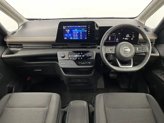 日産 セレナ e－パワー ハイウェイスター V 三重県 2023(令5)年 0.3万km ダイヤモンドブラック 禁煙車/日産9型コネクトナビ /AM/FM/BT/HDMI/フルセグTV/アラウンドビューモニター /エマージェンシーブレーキ/プロパイロット/純正フリップダウンモニター /両側パワースライドドア/ハンズフリーパワースライドドア/BSI/LKA/ハンドル支援/e-pedal/純正前後ドライブレコーダー/インテリジェントルームミラー/ステアリングスイッチ /純正アルミホイール/オートライト/アダプティブLEDヘッドライトシステム/インテリジェントキー/電子パーキングブレーキ/オートホールド