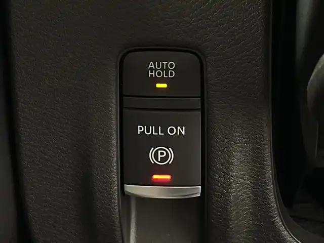 日産 セレナ e－パワー ハイウェイスター V 三重県 2023(令5)年 0.3万km ダイヤモンドブラック 禁煙車/日産9型コネクトナビ /AM/FM/BT/HDMI/フルセグTV/アラウンドビューモニター /エマージェンシーブレーキ/プロパイロット/純正フリップダウンモニター /両側パワースライドドア/ハンズフリーパワースライドドア/BSI/LKA/ハンドル支援/e-pedal/純正前後ドライブレコーダー/インテリジェントルームミラー/ステアリングスイッチ /純正アルミホイール/オートライト/アダプティブLEDヘッドライトシステム/インテリジェントキー/電子パーキングブレーキ/オートホールド