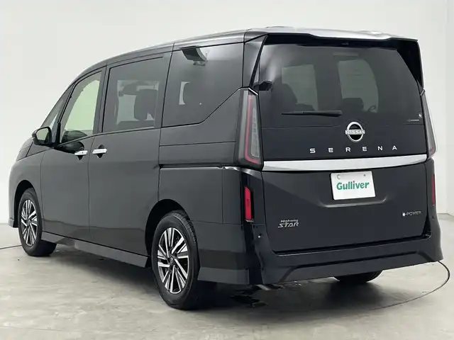 日産 セレナ e－パワー ハイウェイスター V 三重県 2023(令5)年 0.3万km ダイヤモンドブラック 禁煙車/日産9型コネクトナビ /AM/FM/BT/HDMI/フルセグTV/アラウンドビューモニター /エマージェンシーブレーキ/プロパイロット/純正フリップダウンモニター /両側パワースライドドア/ハンズフリーパワースライドドア/BSI/LKA/ハンドル支援/e-pedal/純正前後ドライブレコーダー/インテリジェントルームミラー/ステアリングスイッチ /純正アルミホイール/オートライト/アダプティブLEDヘッドライトシステム/インテリジェントキー/電子パーキングブレーキ/オートホールド