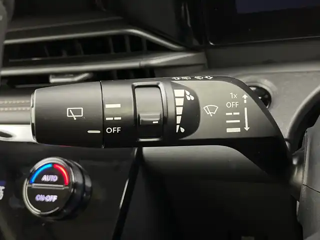 日産 セレナ e－パワー ハイウェイスター V 三重県 2023(令5)年 0.3万km ダイヤモンドブラック 禁煙車/日産9型コネクトナビ /AM/FM/BT/HDMI/フルセグTV/アラウンドビューモニター /エマージェンシーブレーキ/プロパイロット/純正フリップダウンモニター /両側パワースライドドア/ハンズフリーパワースライドドア/BSI/LKA/ハンドル支援/e-pedal/純正前後ドライブレコーダー/インテリジェントルームミラー/ステアリングスイッチ /純正アルミホイール/オートライト/アダプティブLEDヘッドライトシステム/インテリジェントキー/電子パーキングブレーキ/オートホールド