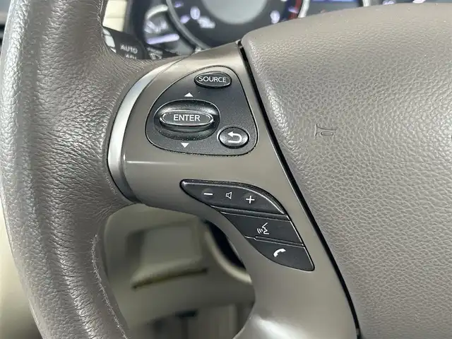 日産 フーガ 370GT FOUR 新潟県 2015(平27)年 8.1万km クリスタルホワイトパール 4WD/純正メモリナビ/（CD/DVD/ラジオ）/ワンセグTV/スマートキー/スペアキー/レザーシート/シートヒーター/シートメモリー/前席パワーシート/クルーズコントロール/MTモード付AT/前後コーナーセンサー/サンバイザー/助手席オットマン/ステアリングスイッチ/ドライブレコーダー/ETC/純正AW夏タイヤ/AW冬タイヤ積込/レーンキープアシスト/横滑り防止装置/オートライト/プッシュスタート/純正フロアマット