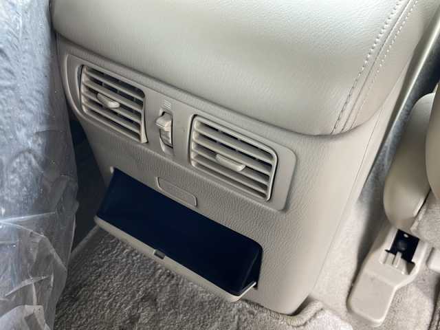 日産 フーガ 370GT FOUR 新潟県 2015(平27)年 8.1万km クリスタルホワイトパール 4WD/純正メモリナビ/（CD/DVD/ラジオ）/ワンセグTV/スマートキー/スペアキー/レザーシート/シートヒーター/シートメモリー/前席パワーシート/クルーズコントロール/MTモード付AT/前後コーナーセンサー/サンバイザー/助手席オットマン/ステアリングスイッチ/ドライブレコーダー/ETC/純正AW夏タイヤ/AW冬タイヤ積込/レーンキープアシスト/横滑り防止装置/オートライト/プッシュスタート/純正フロアマット