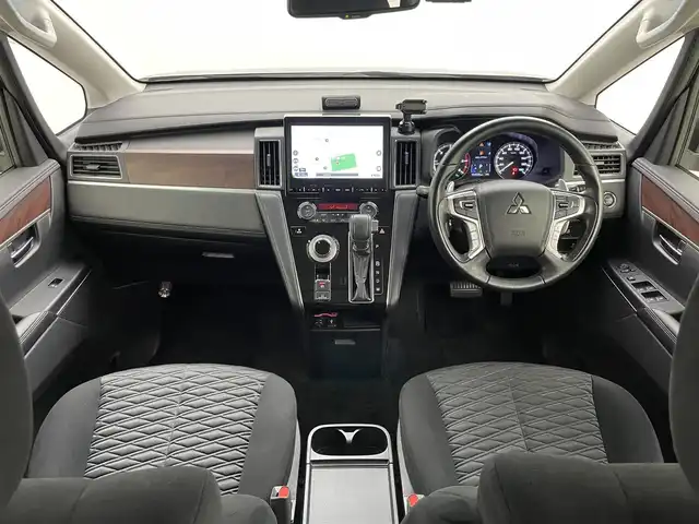 三菱 デリカＤ：５ P 岡山県 2019(令1)年 5.5万km ダイヤモンドブラックマイカ 純正10.1インチナビ /（CD/DVD/BT/フルセグ）/衝突軽減ブレーキ /両側電動スライド /全方位カメラ/レーダークルーズコントロール /ビルトインETC/シートヒーター/LEDヘッドライト /ドライブレコーダー/電動リアゲート/オートハイビーム/プッシュスタート/USB接続/スマートキー/パドルシフト/純正フロアマット/純正アルミホイール